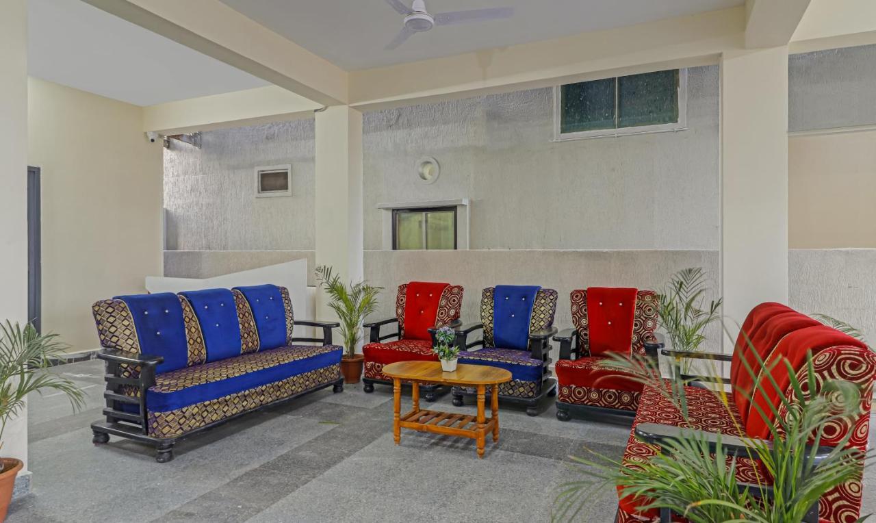 Treebo Trip Airport Pride Inn Hyderabad Exterior foto